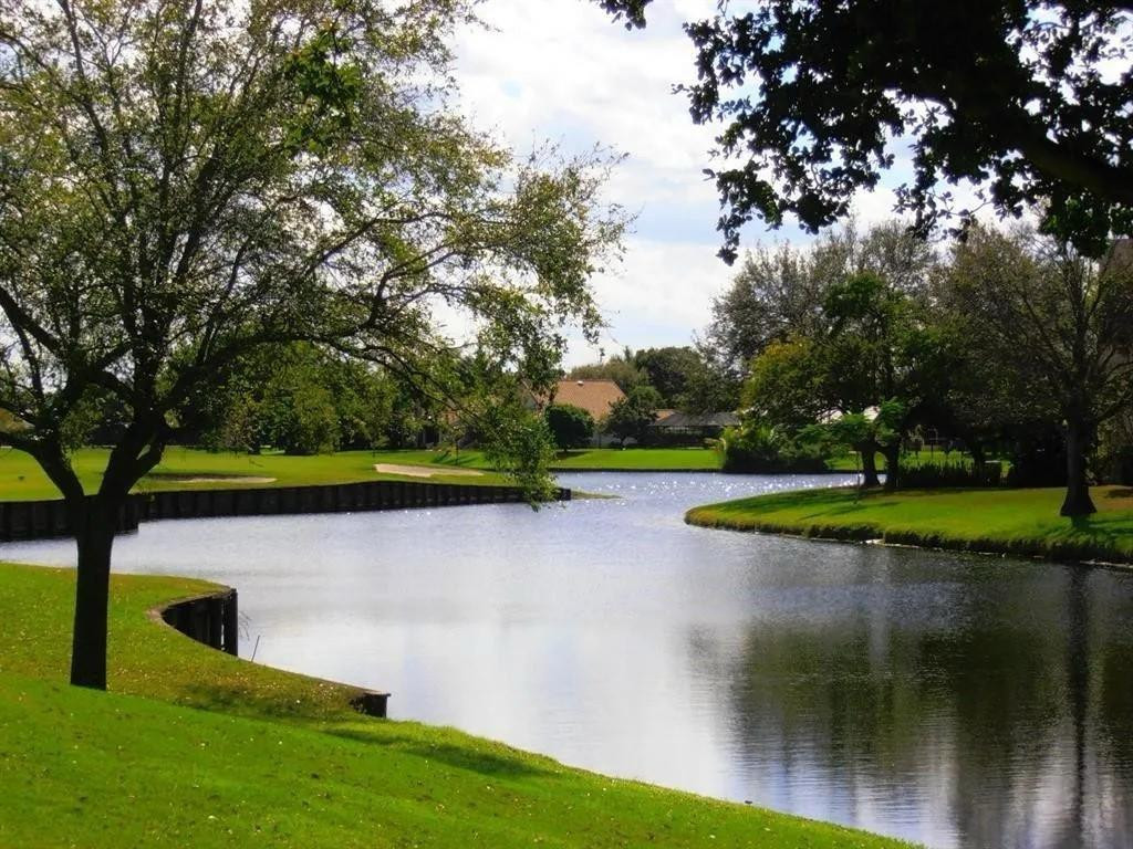 9470 Tangerine Place 208