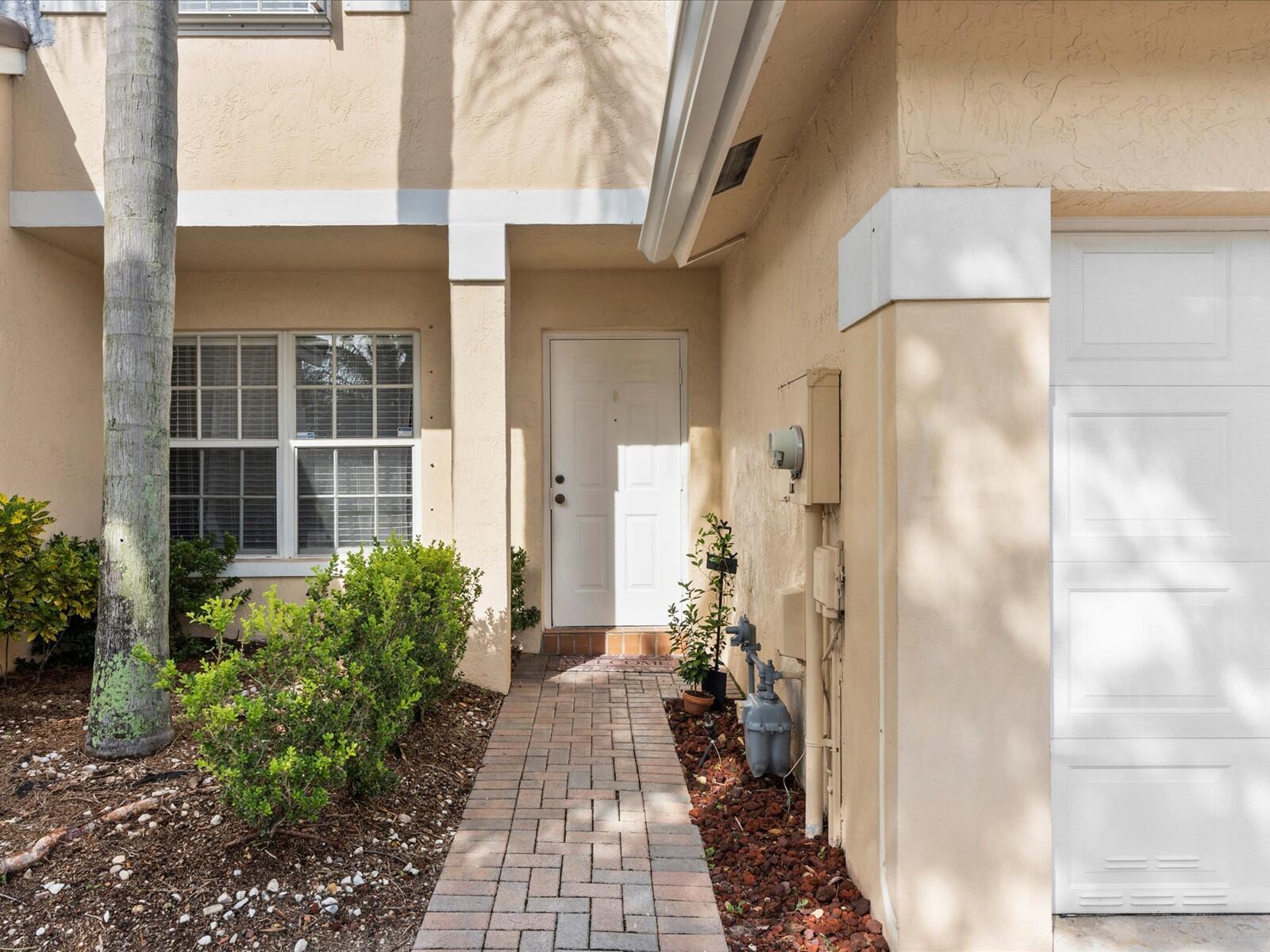 5343 NW 90th Avenue NW