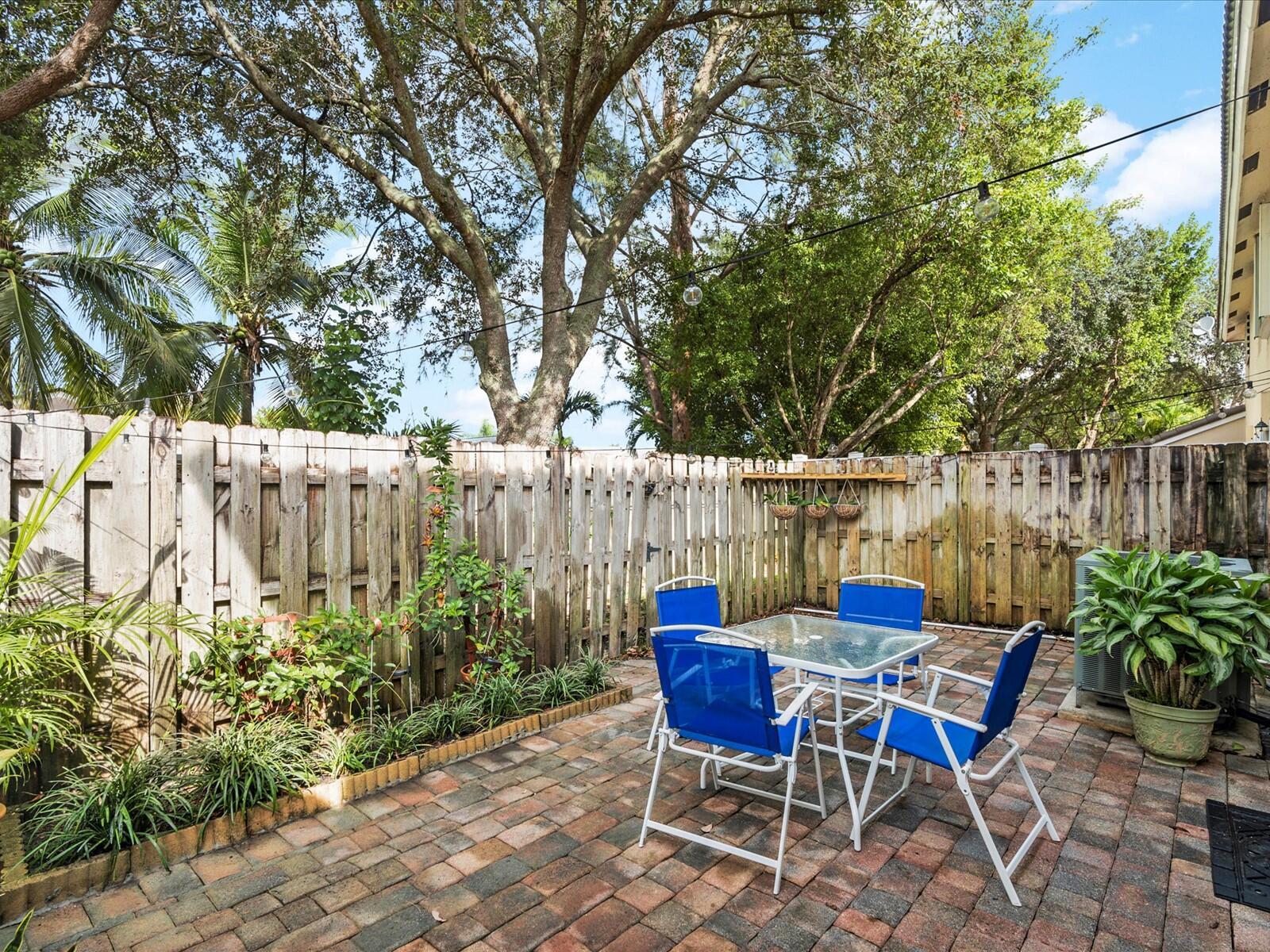 5343 NW 90th Avenue NW