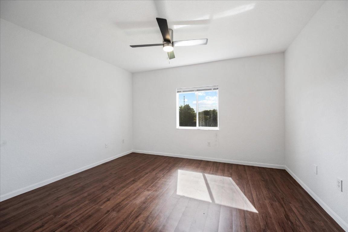 1049 Golden Lakes Boulevard Unit: 124