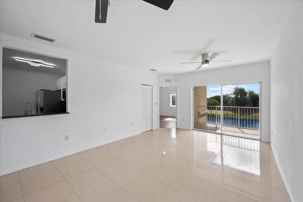 1049 Golden Lakes Boulevard Unit: 124