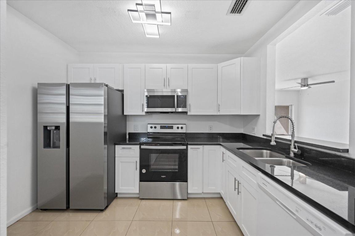 1049 Golden Lakes Boulevard Unit: 124