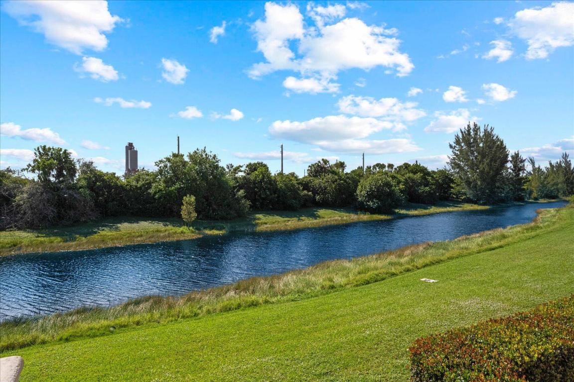 1049 Golden Lakes Boulevard Unit: 124