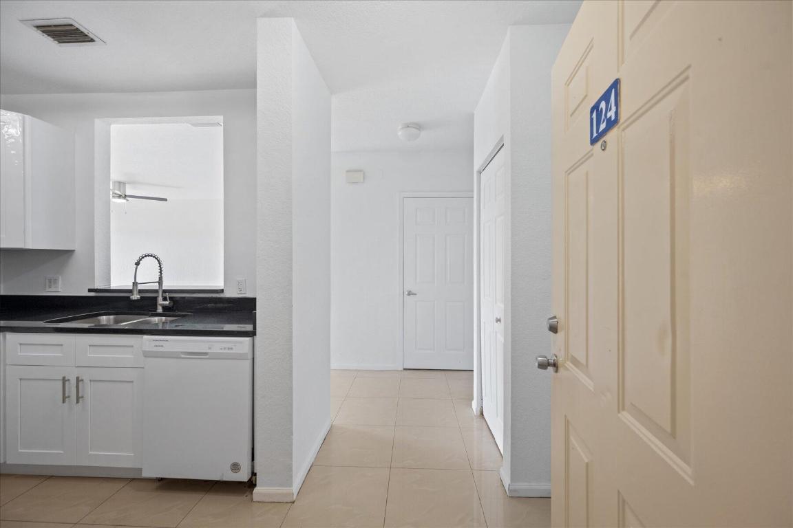 1049 Golden Lakes Boulevard Unit: 124