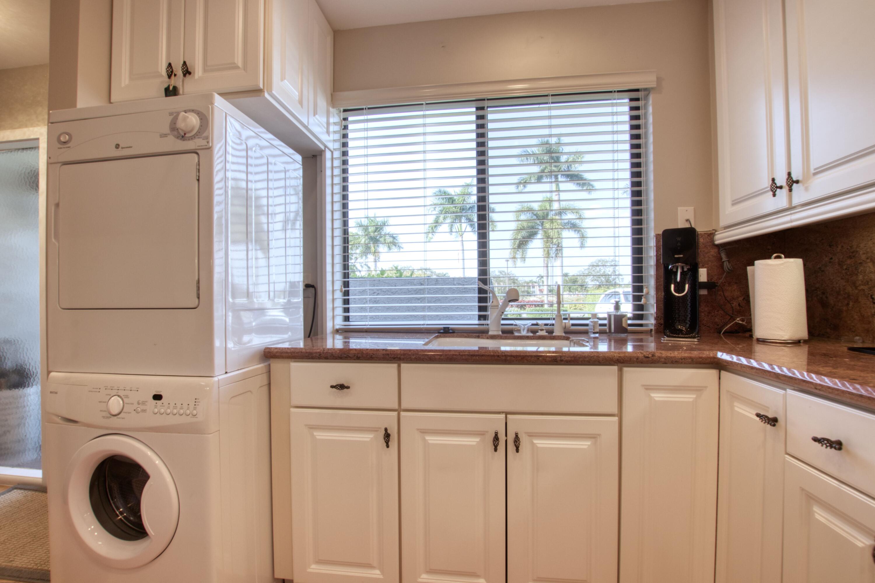 4314 Fountains Drive 4314