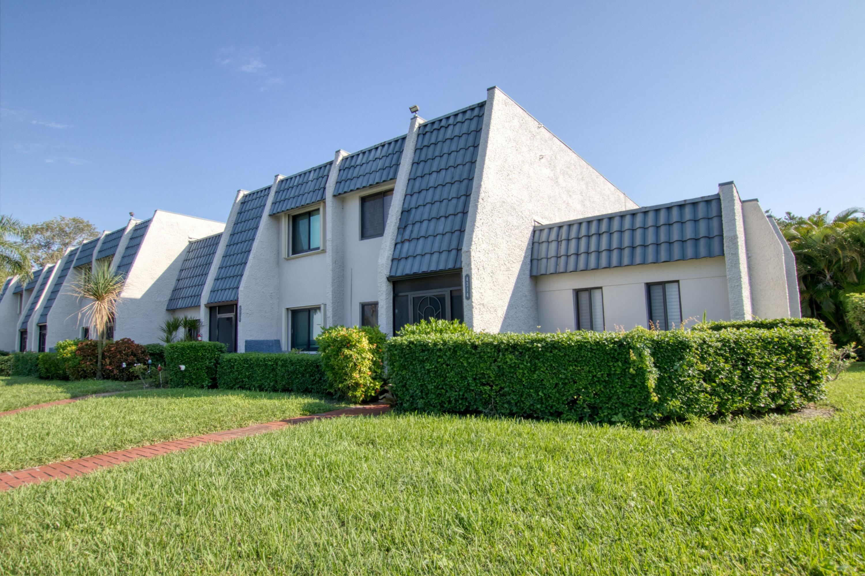 4314 Fountains Drive 4314