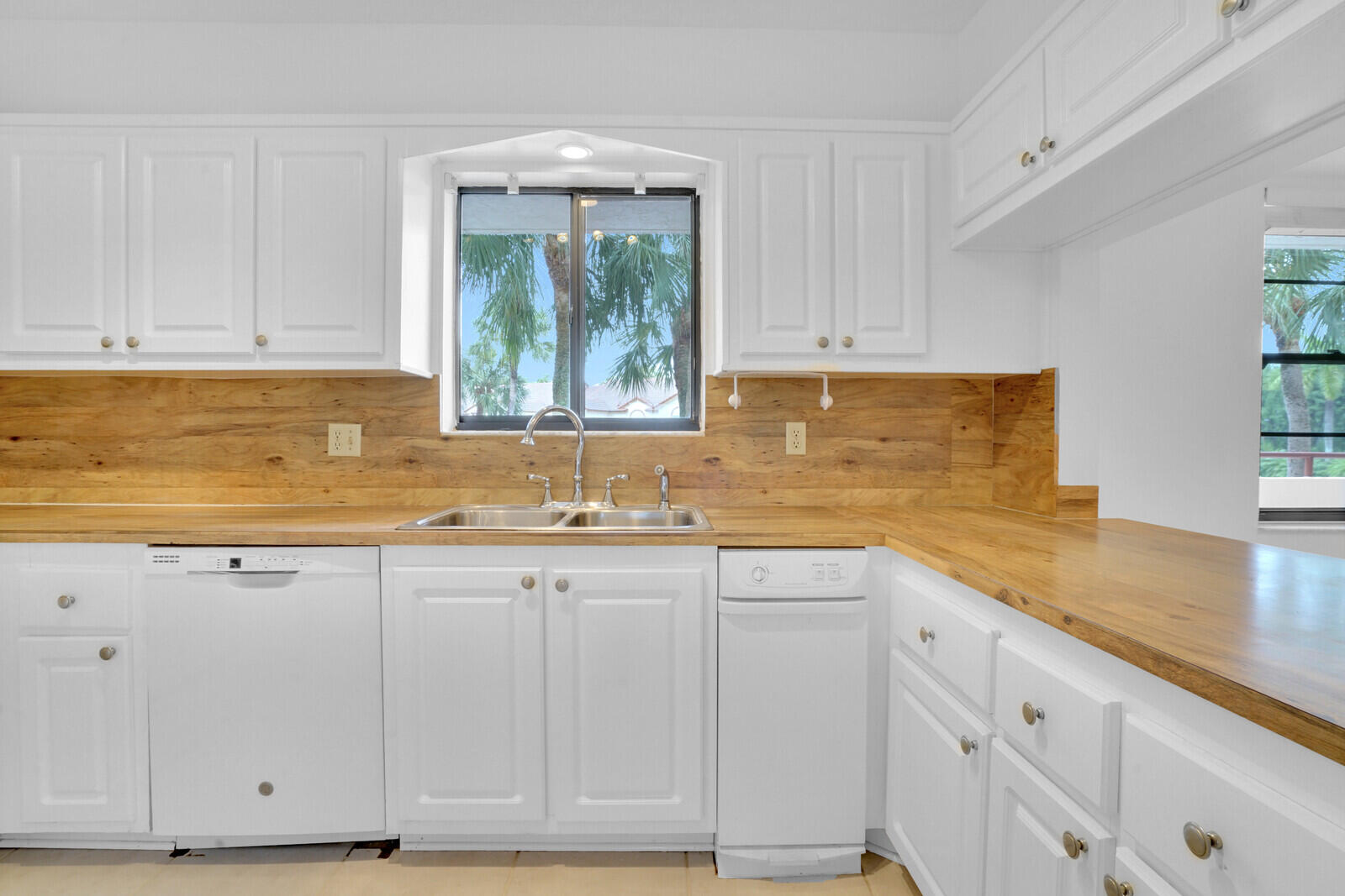 12524 Shoreline Drive 202