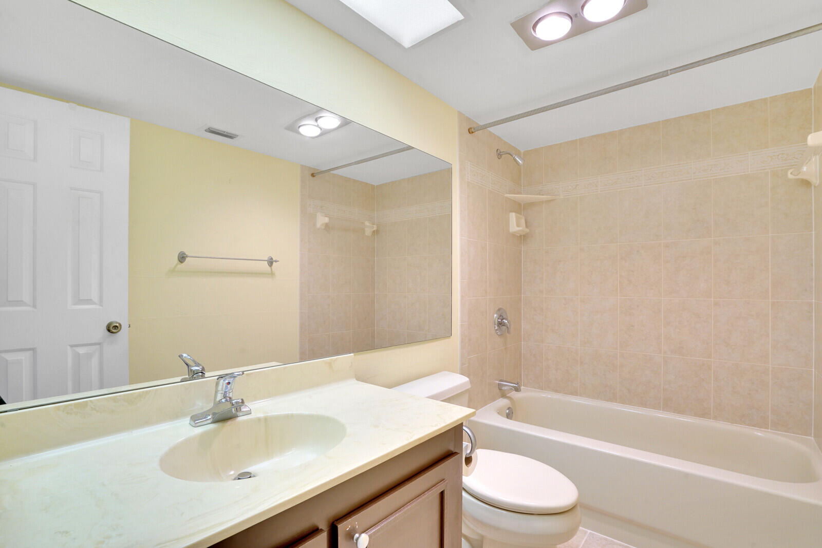 12524 Shoreline Drive 202