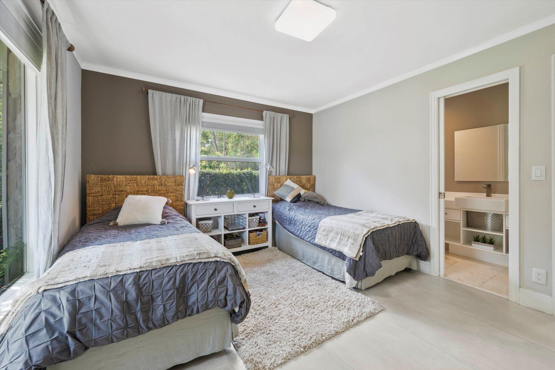 11459 Hawk Hollow