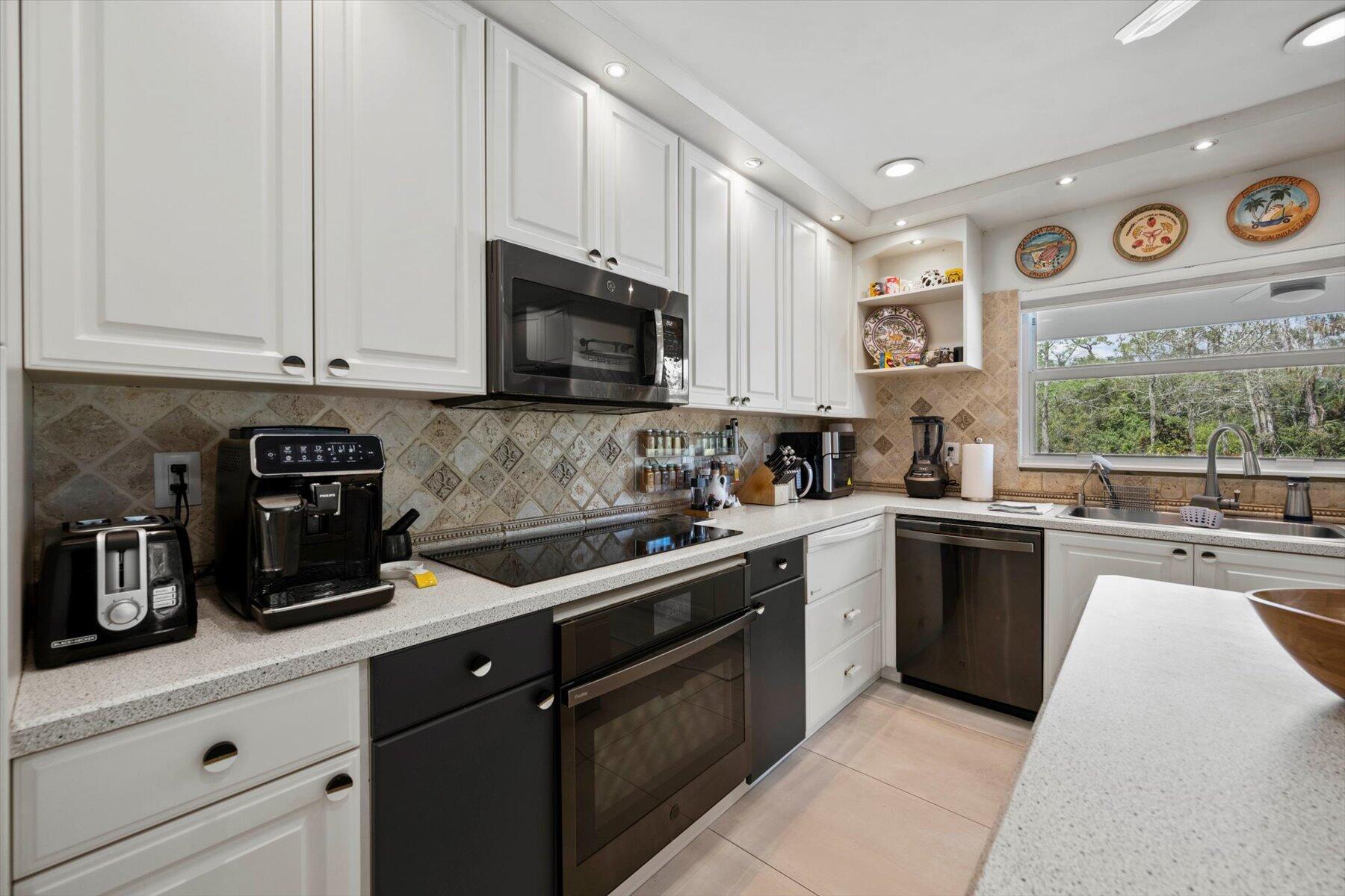 11459 Hawk Hollow