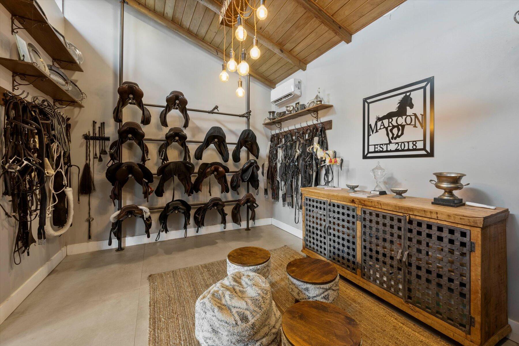 11459 Hawk Hollow