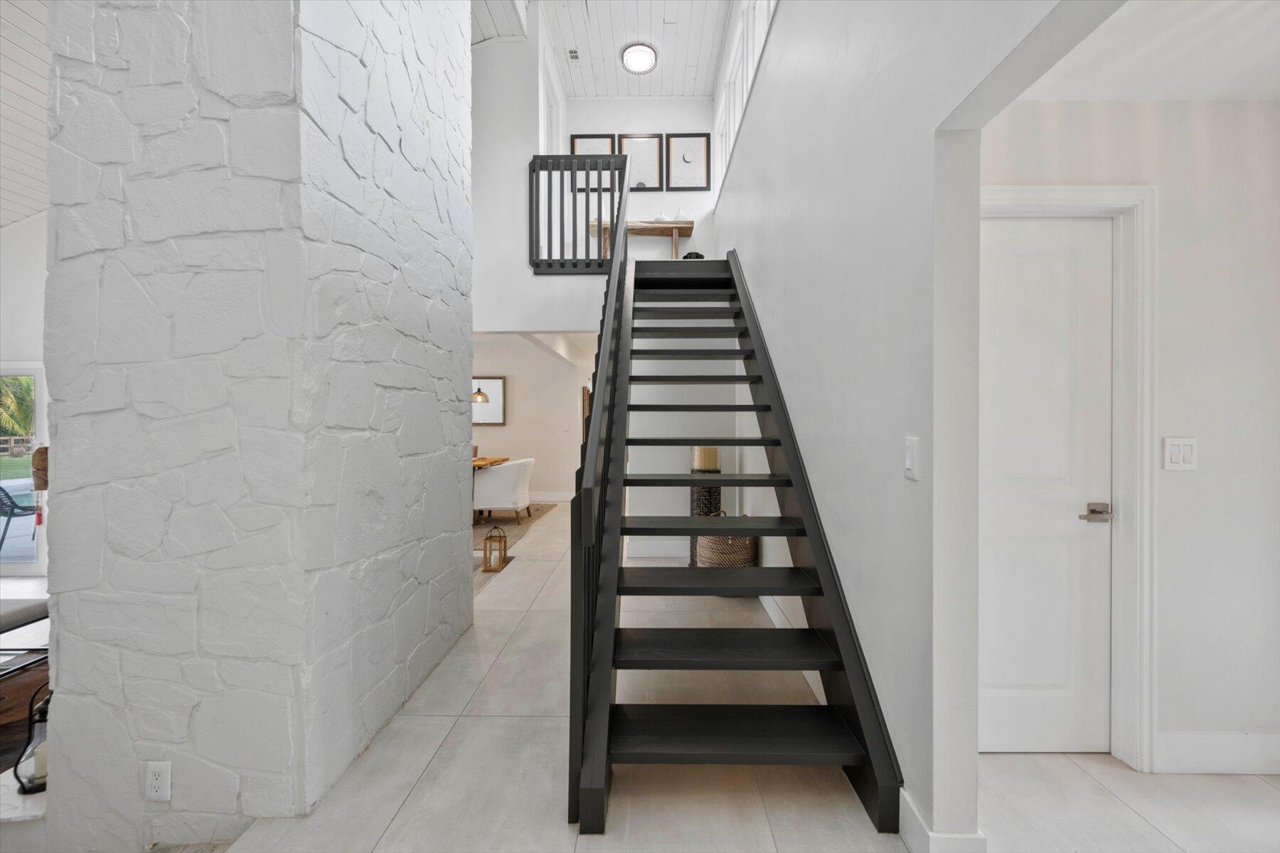 11459 Hawk Hollow