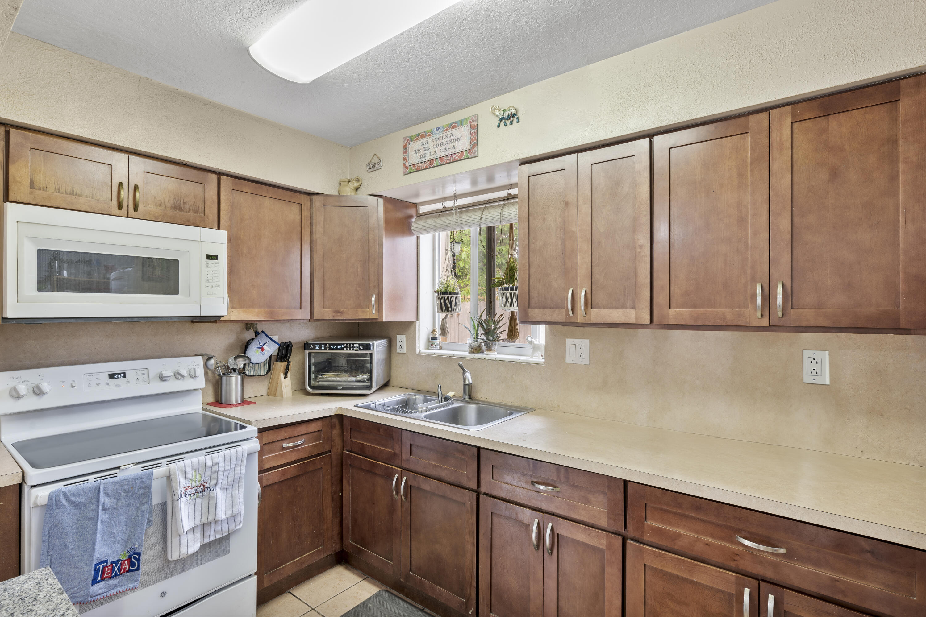 7930 NW 10th Street