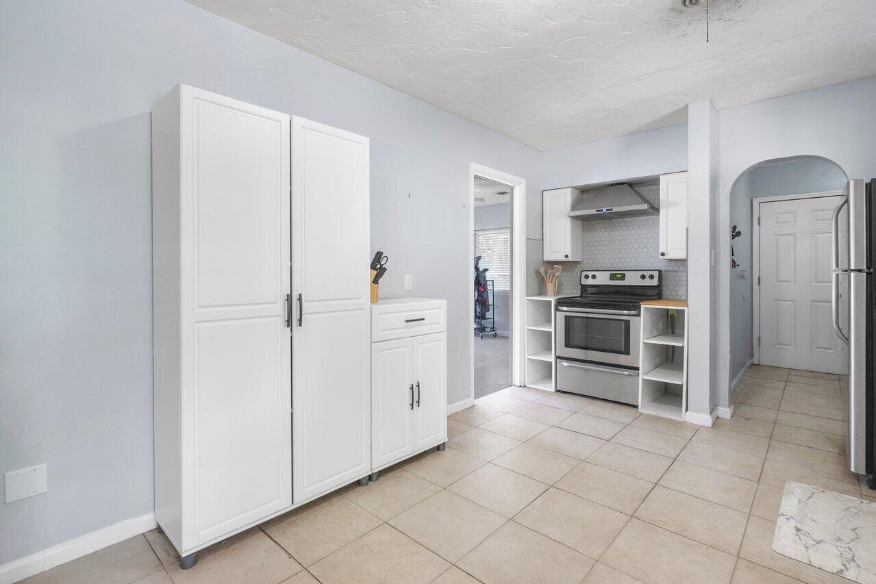 5311 Oleander Avenue