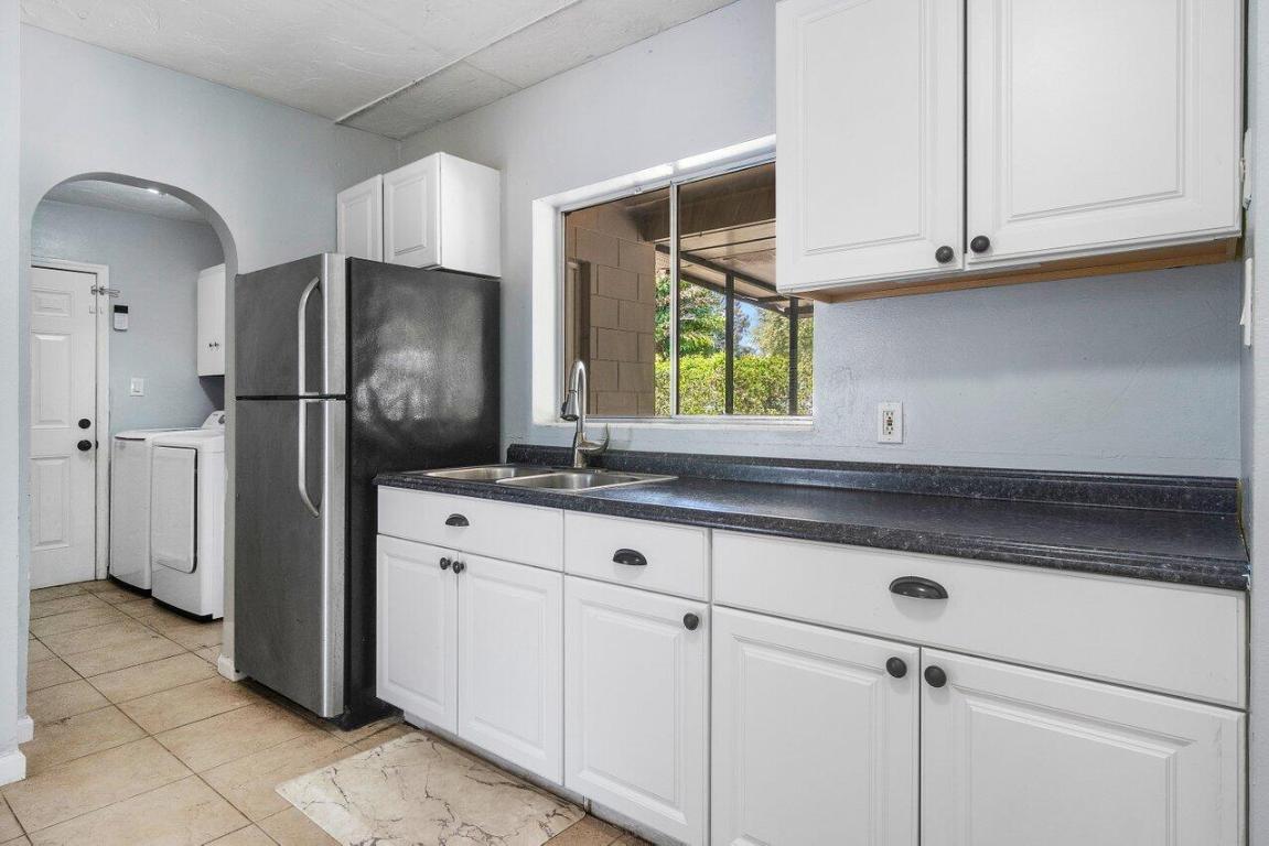 5311 Oleander Avenue