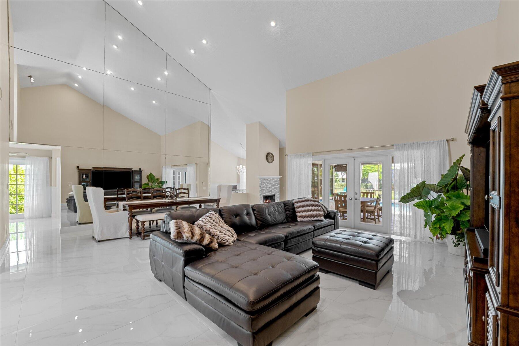 2700 NW 41st Street