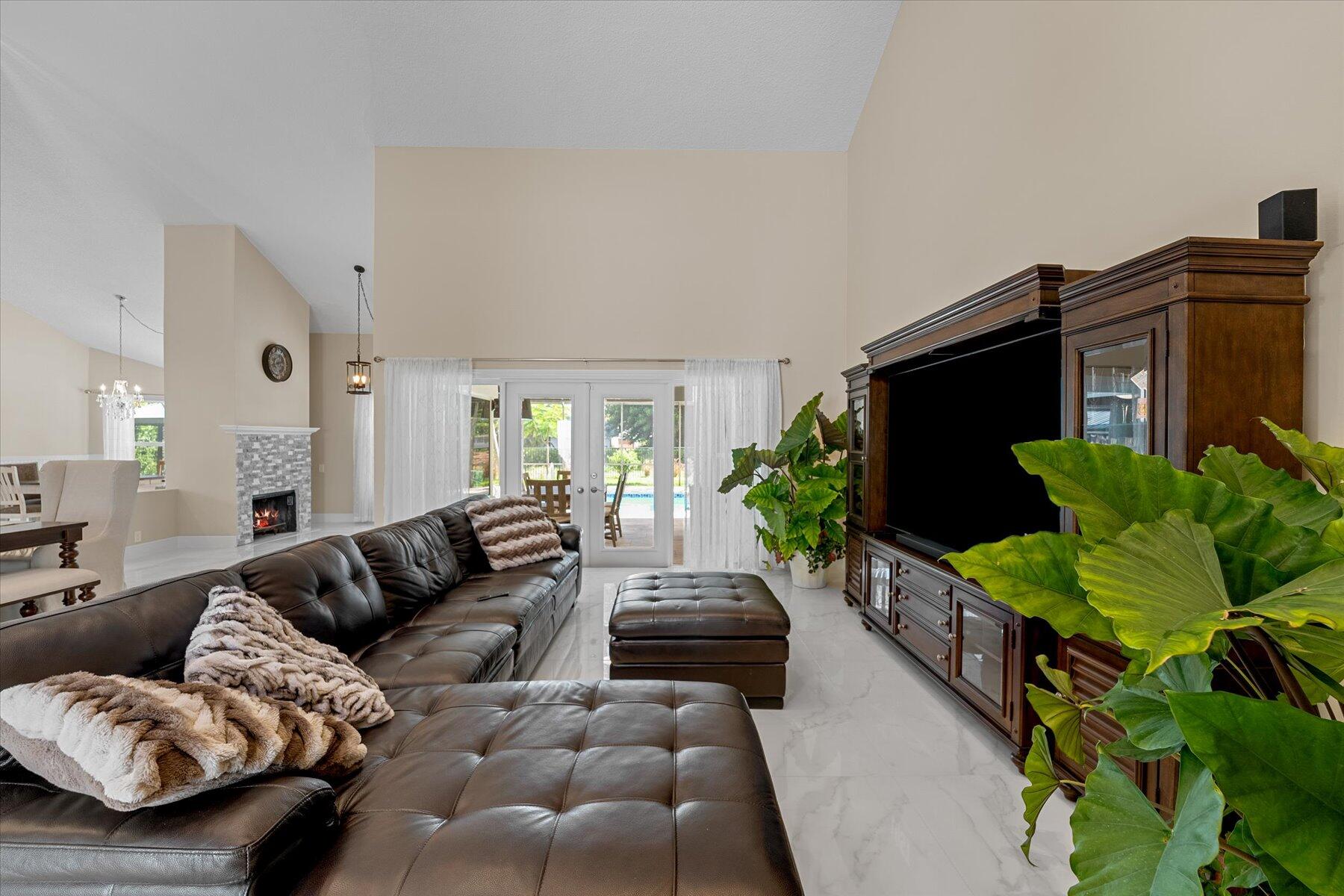 2700 NW 41st Street