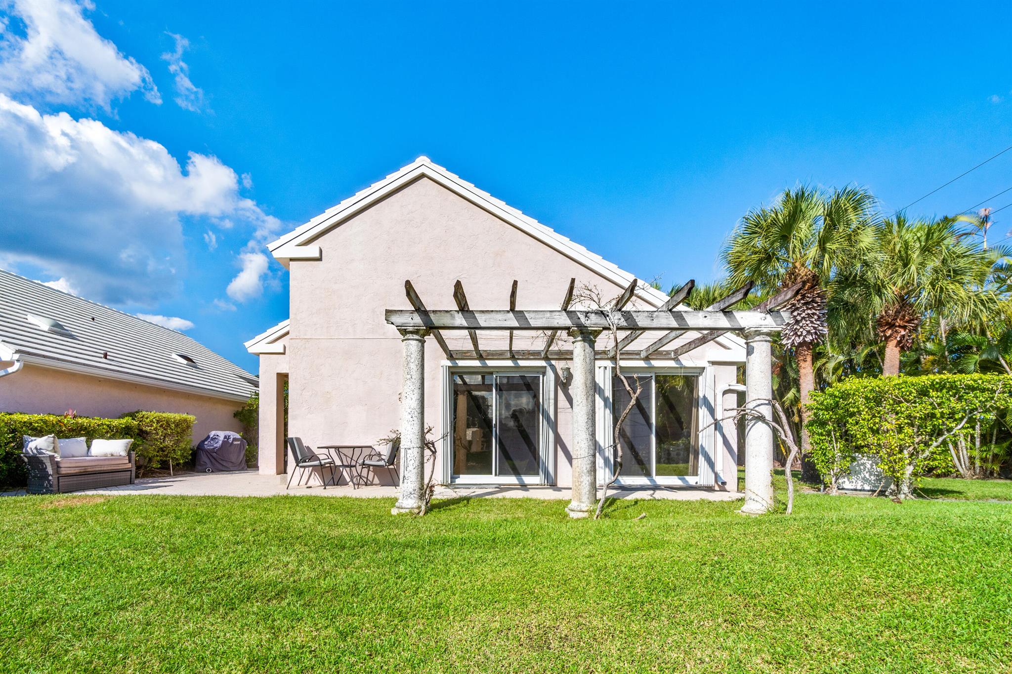 9023 Baybury