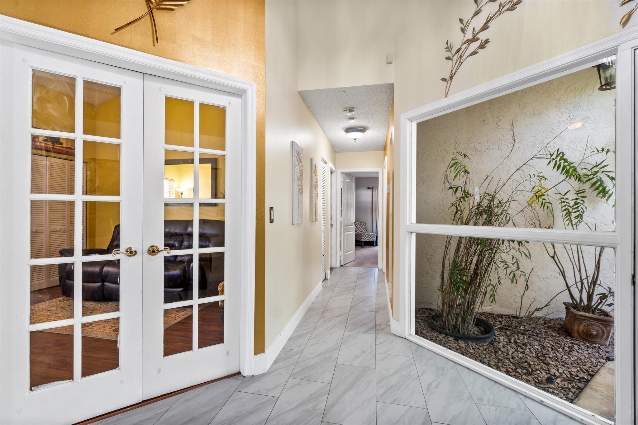 9023 Baybury