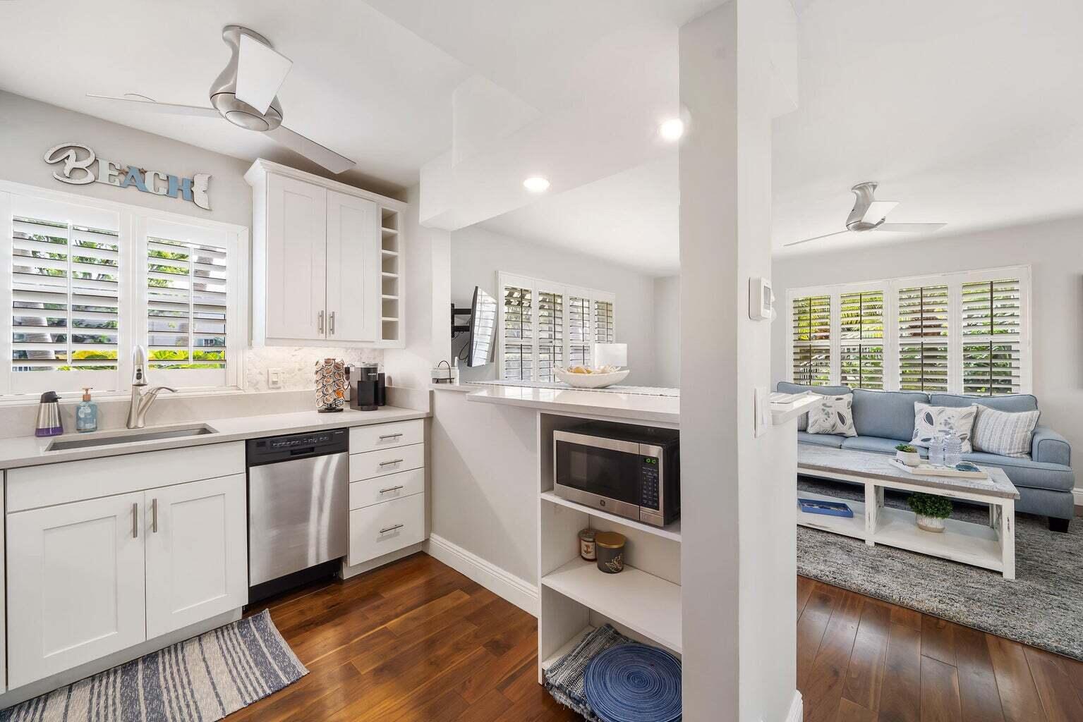 100 Venetian Drive 1