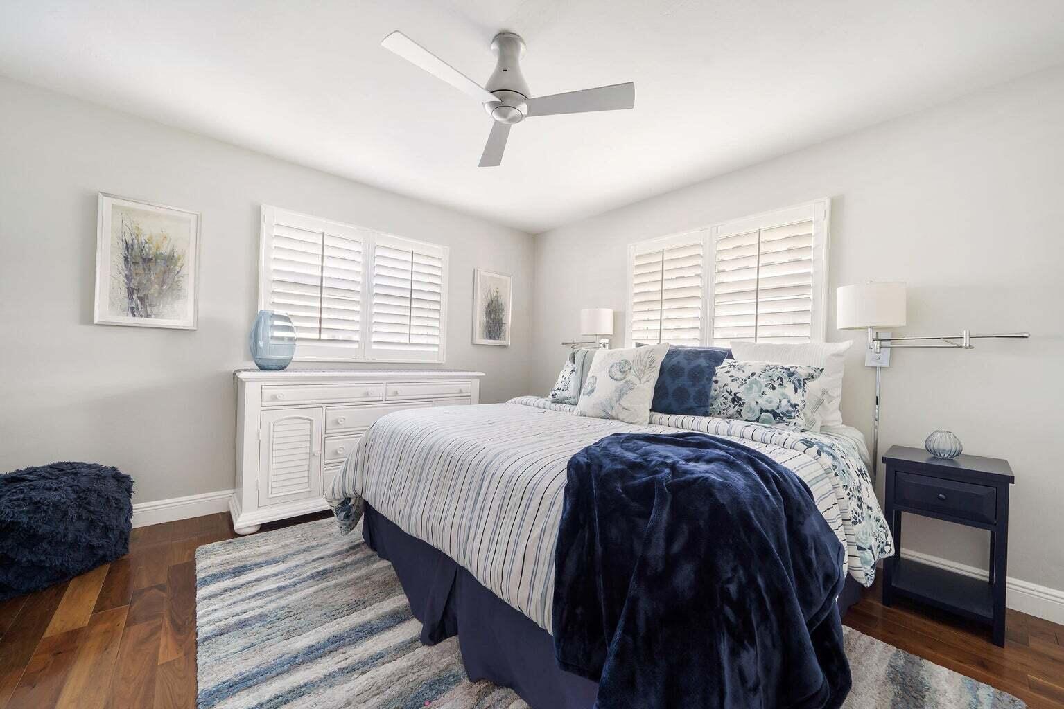 100 Venetian Drive 1