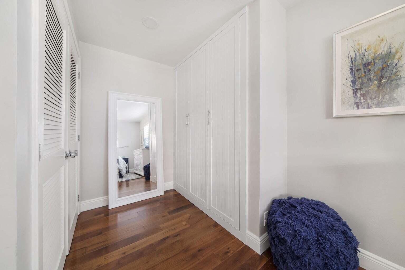 100 Venetian Drive 1