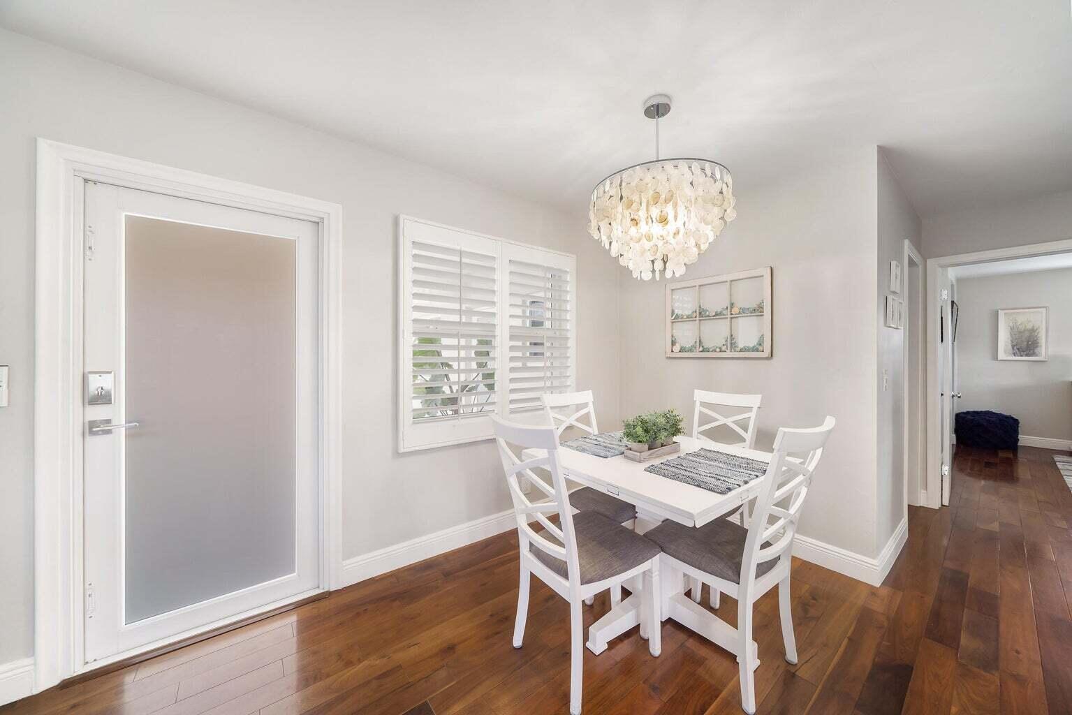 100 Venetian Drive 1