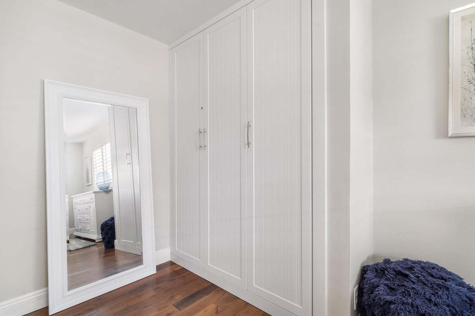 100 Venetian Drive 1