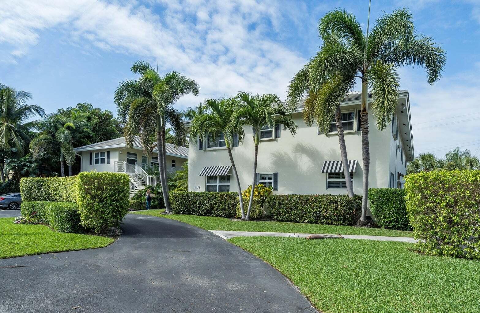 100 Venetian Drive 1