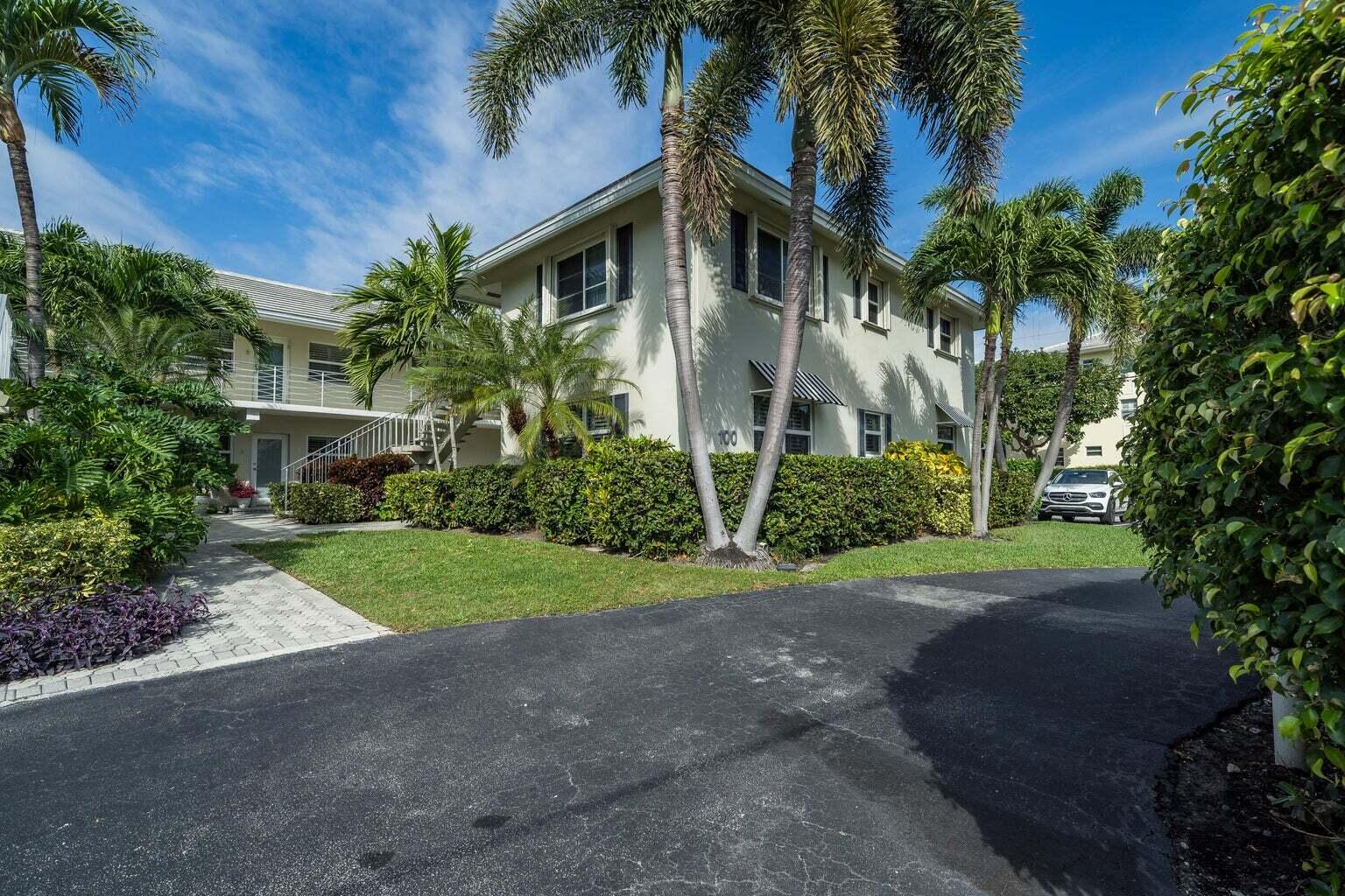 100 Venetian Drive 1
