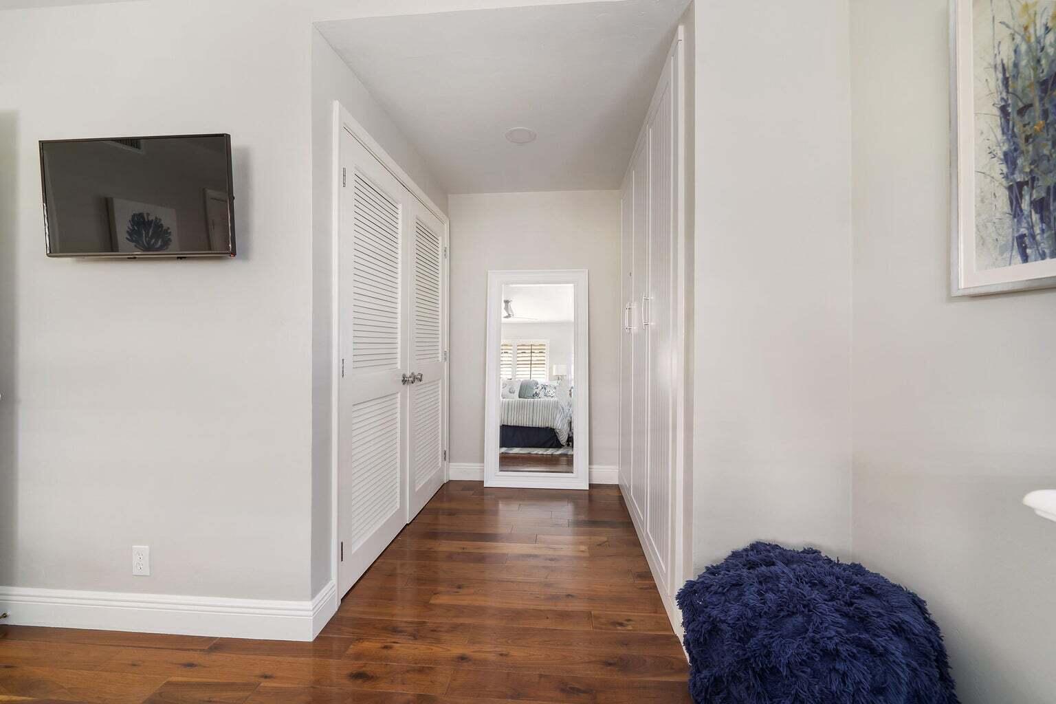 100 Venetian Drive 1