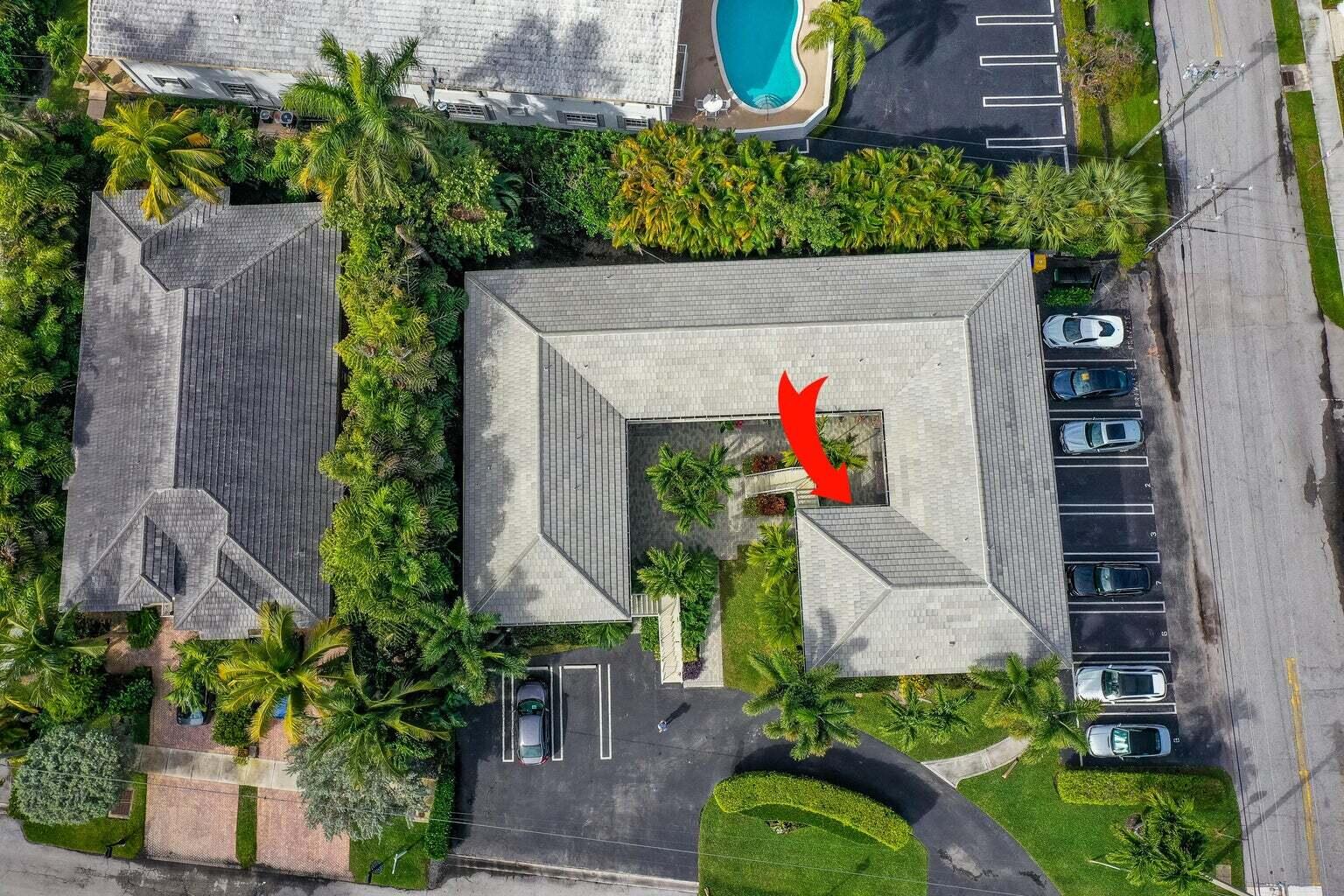 100 Venetian Drive 1