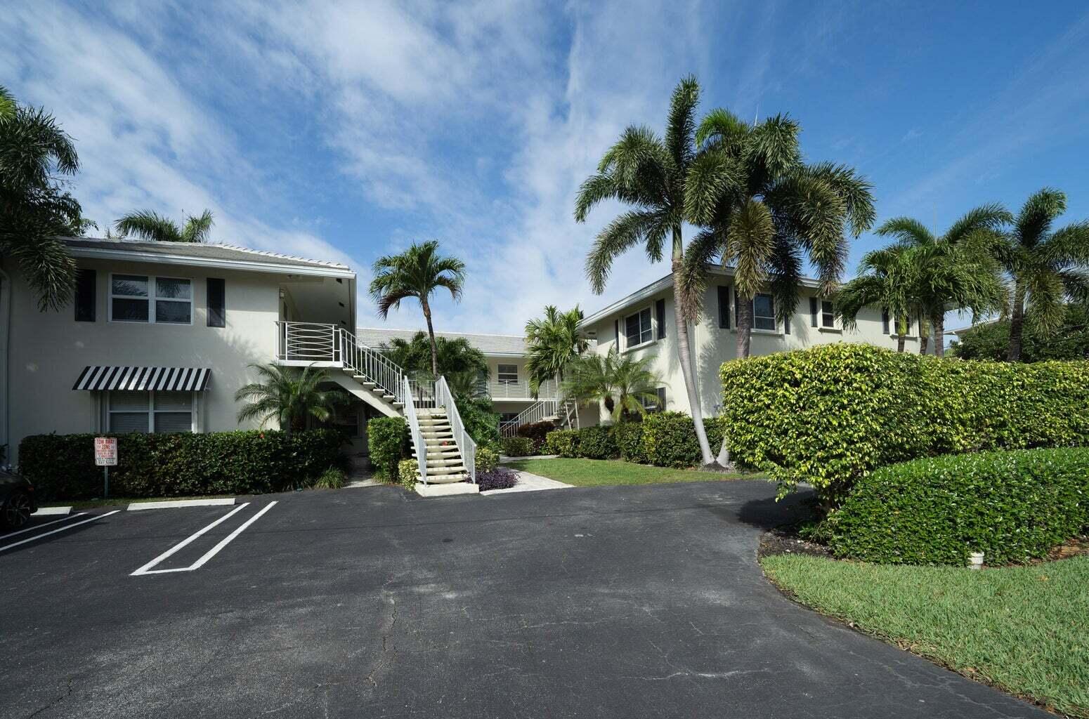 100 Venetian Drive 1