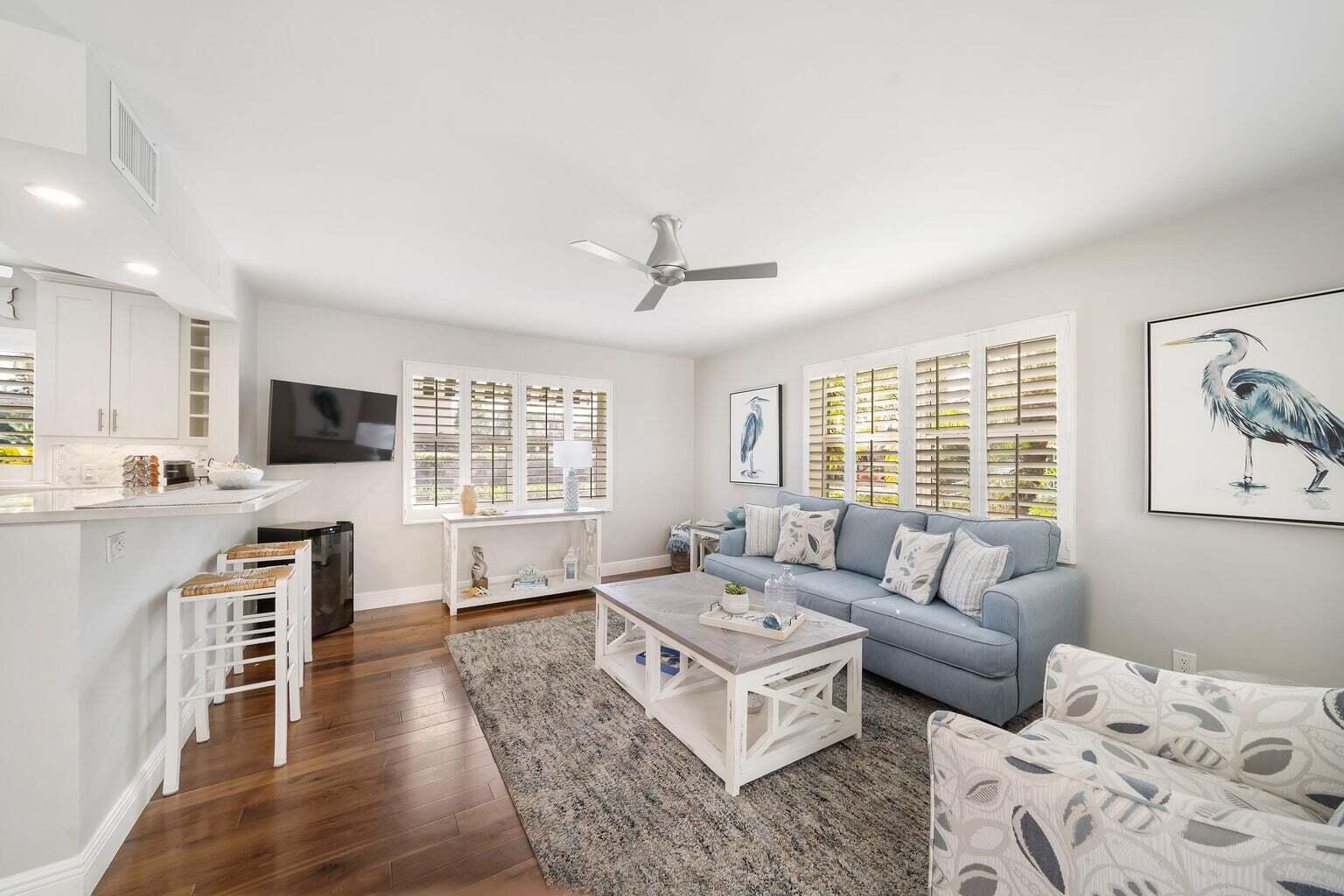 100 Venetian Drive 1
