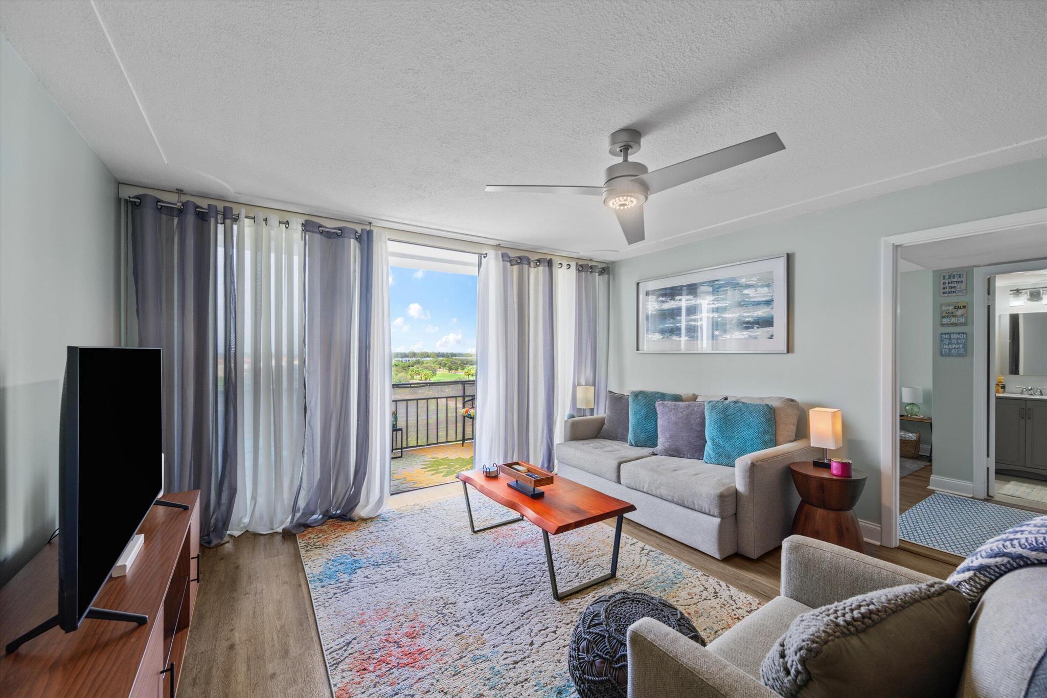 1500 Presidential Way 702