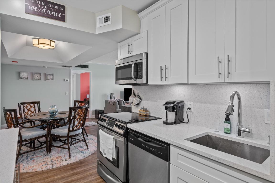 1500 Presidential Way 702