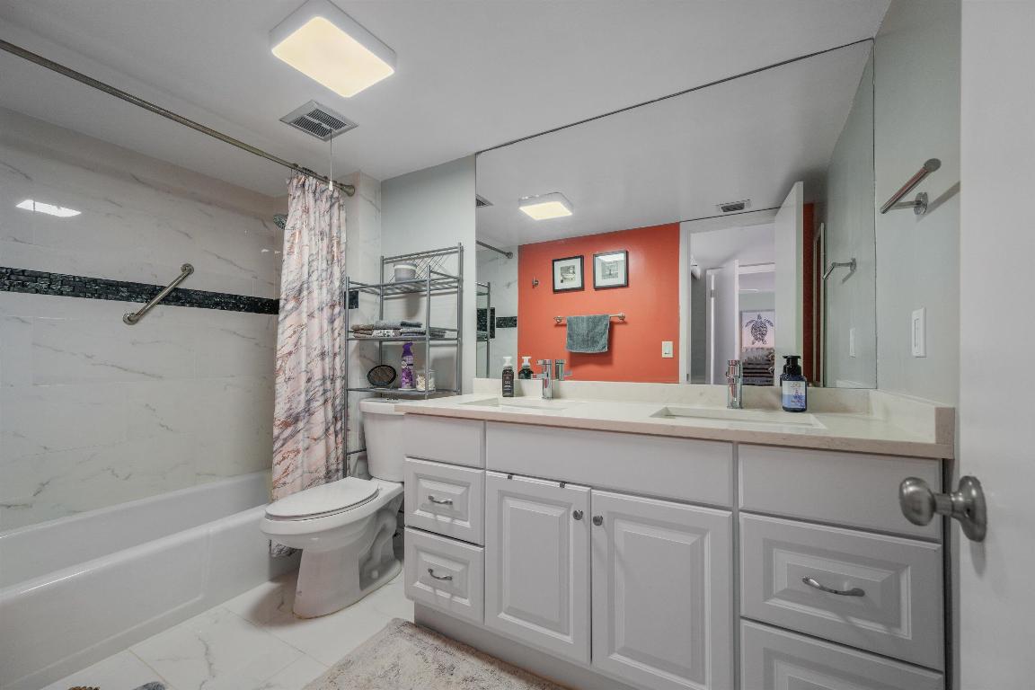 1500 Presidential Way 702