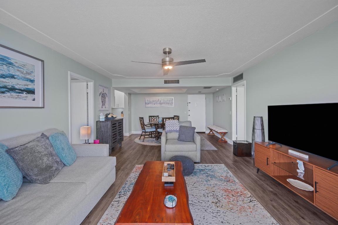 1500 Presidential Way 702