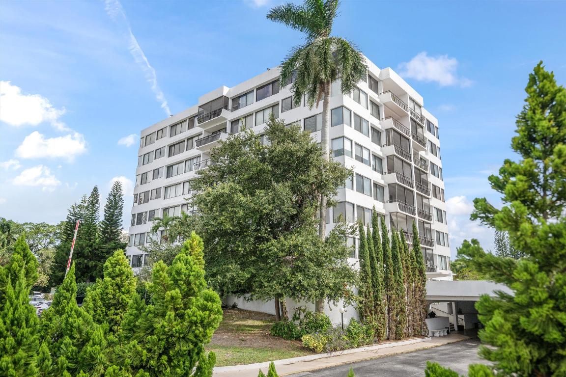 1500 Presidential Way 702