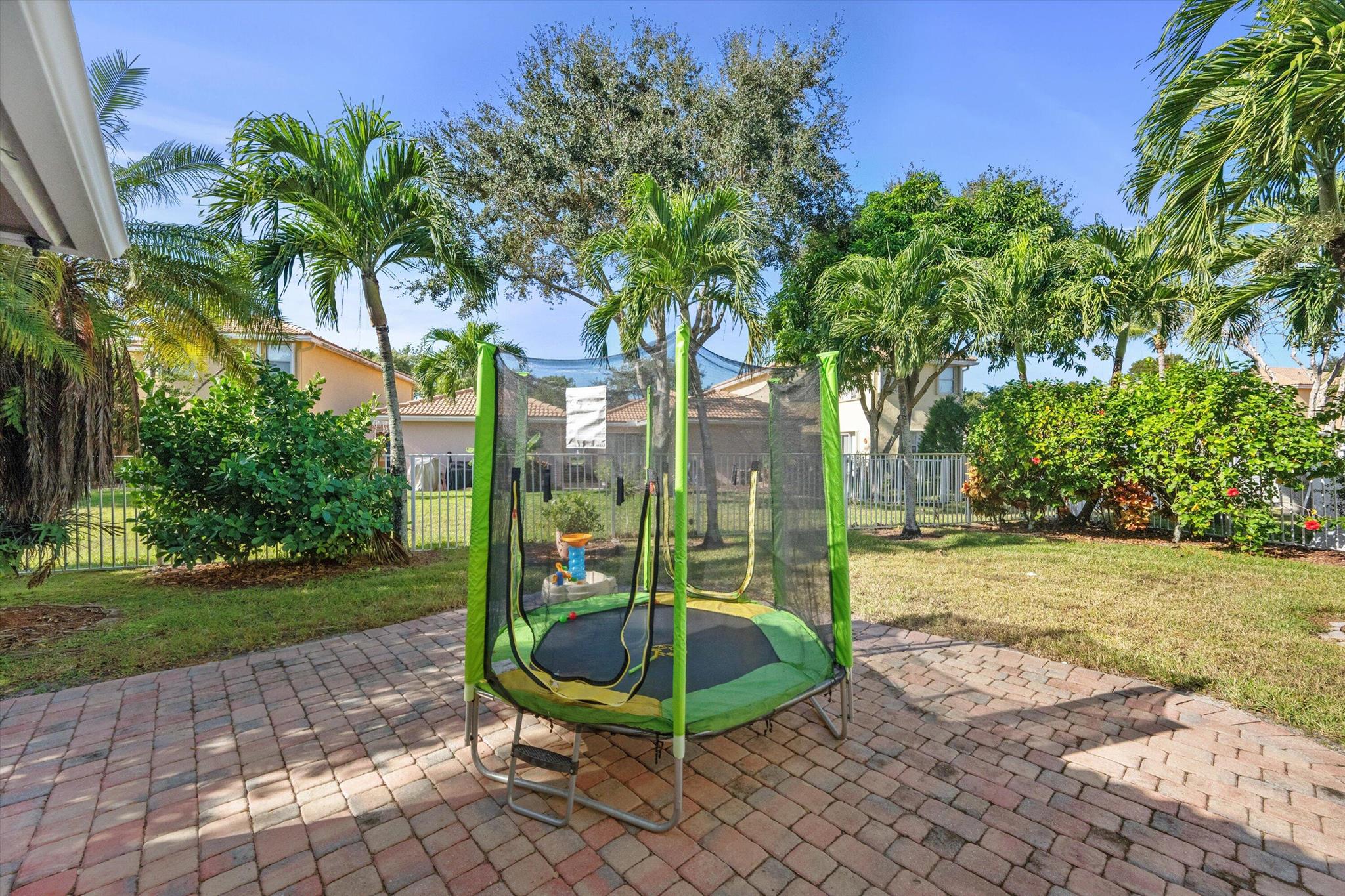 3464 Commodore Court