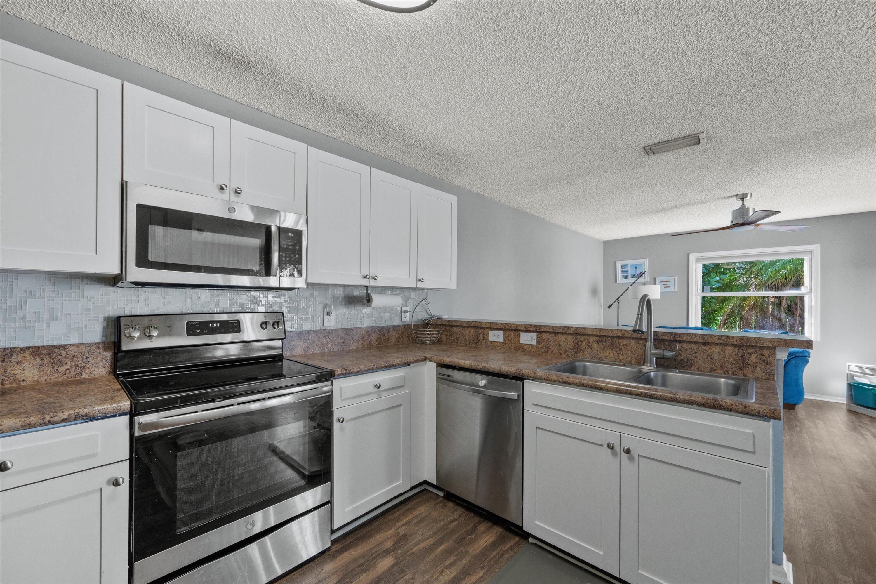3464 Commodore Court