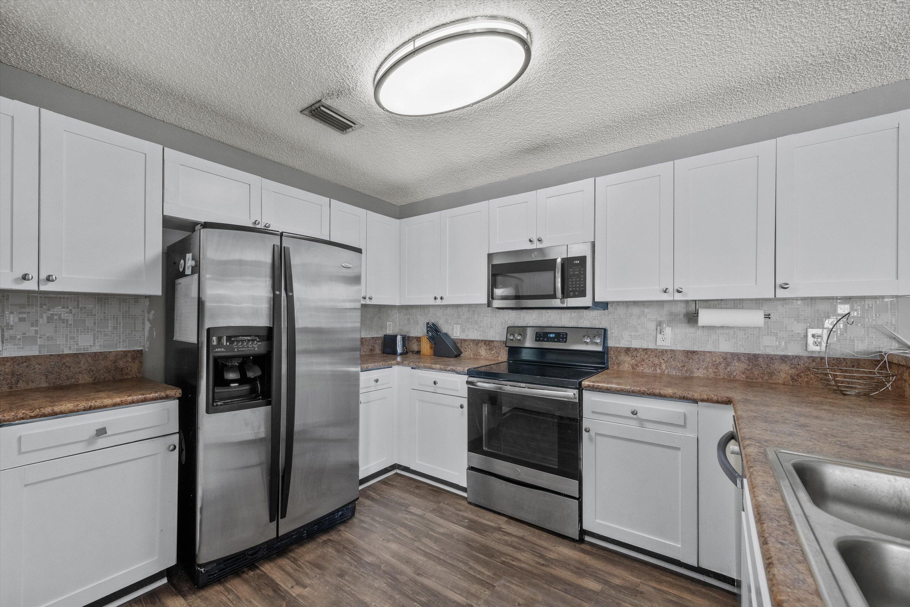 3464 Commodore Court