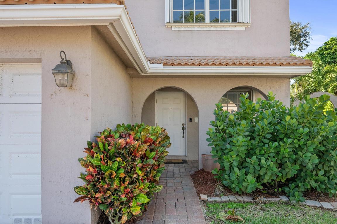 3464 Commodore Court