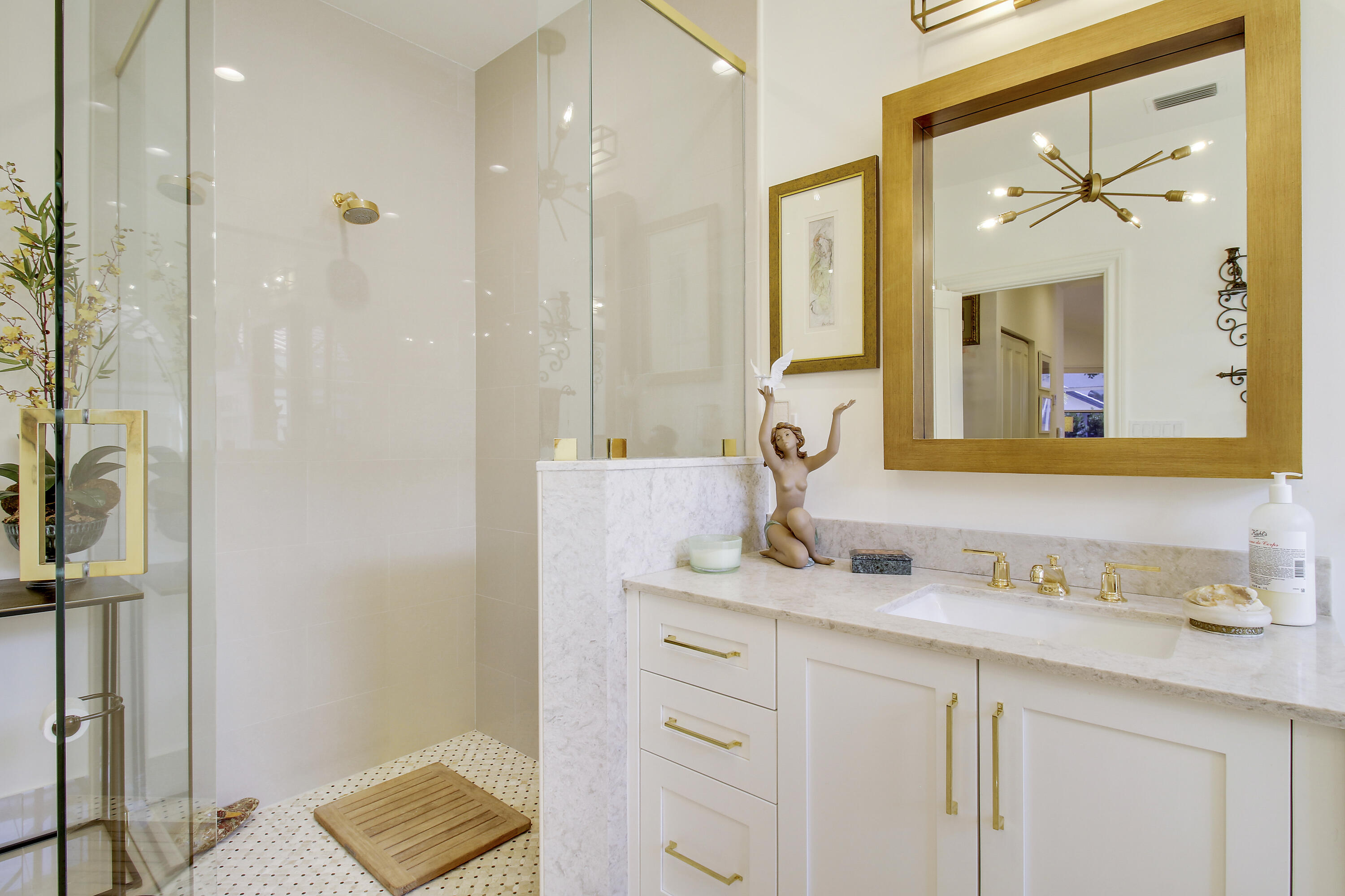7618 La Corniche Circle