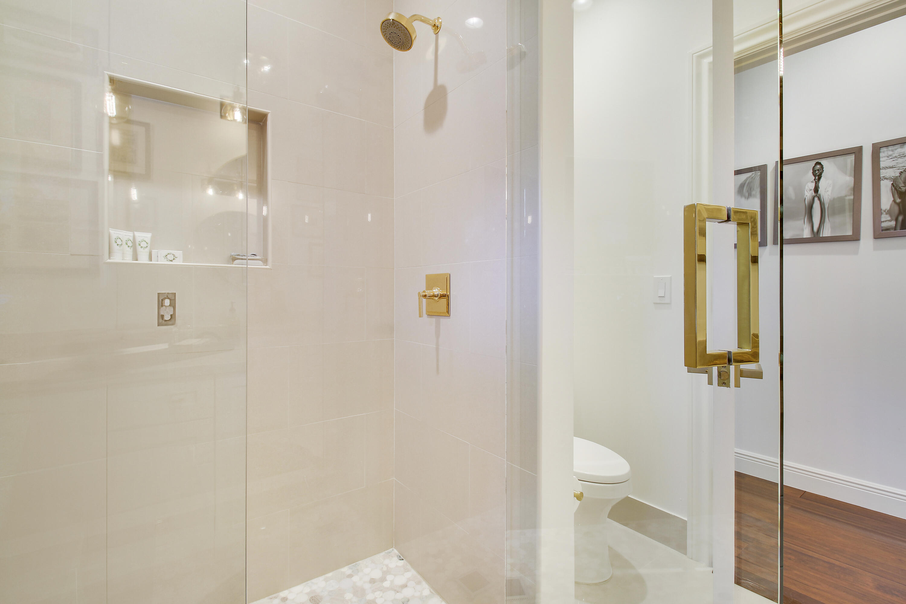 7618 La Corniche Circle