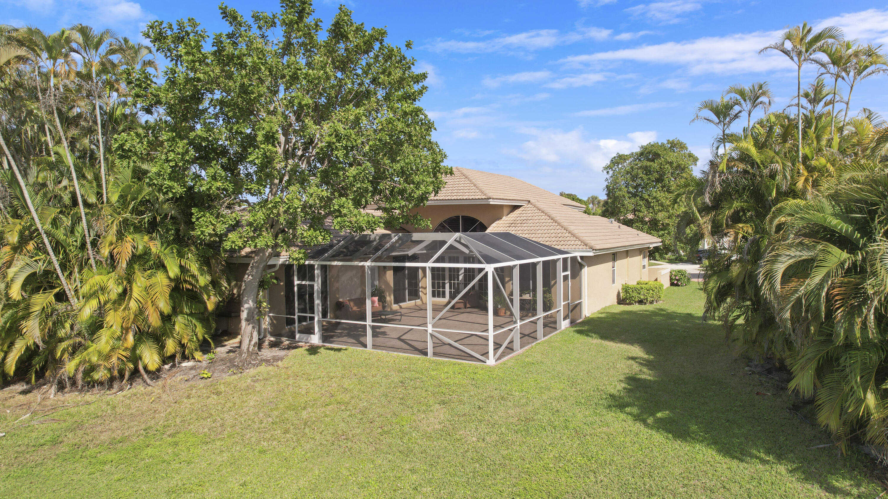7618 La Corniche Circle
