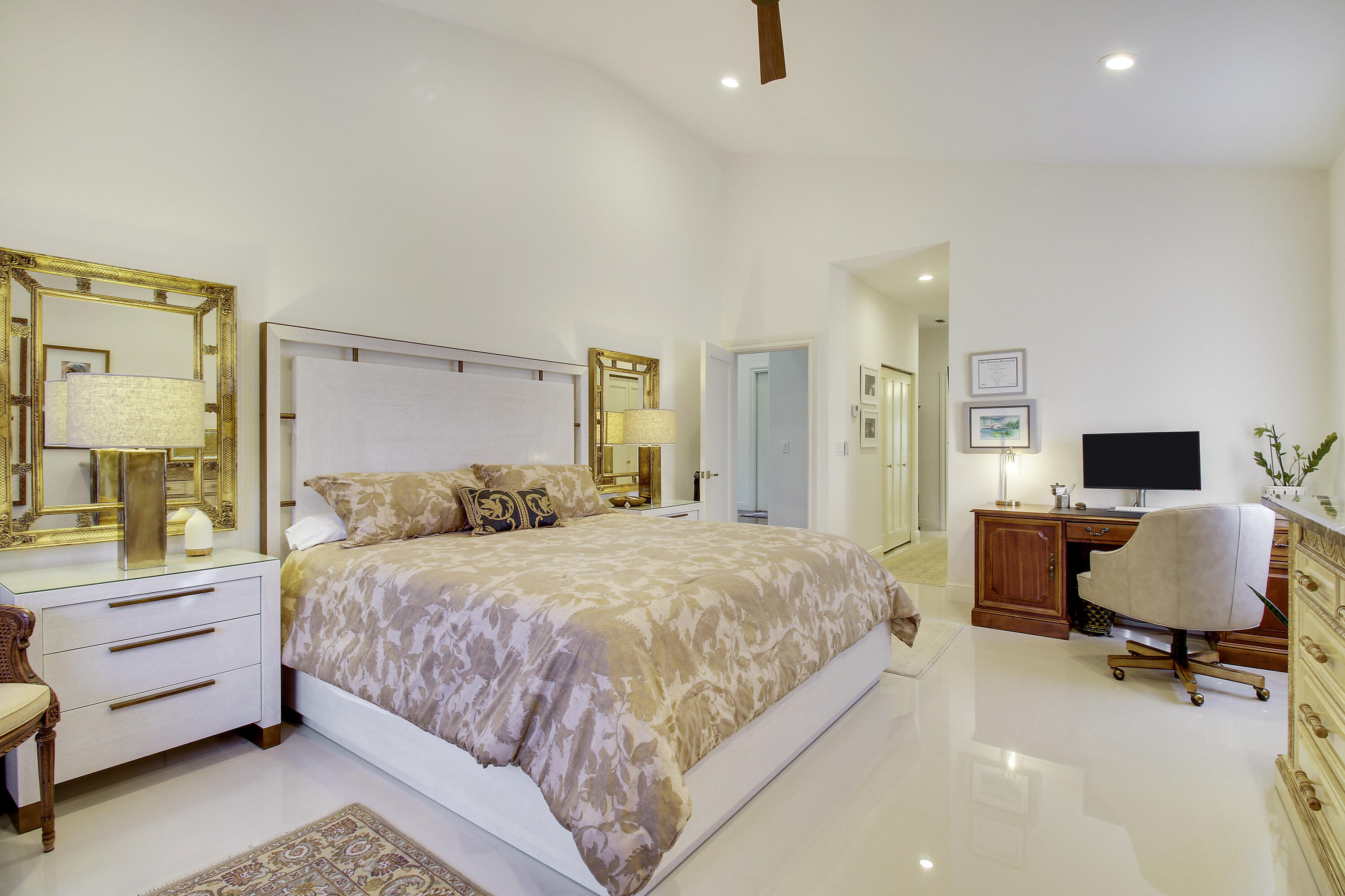 7618 La Corniche Circle