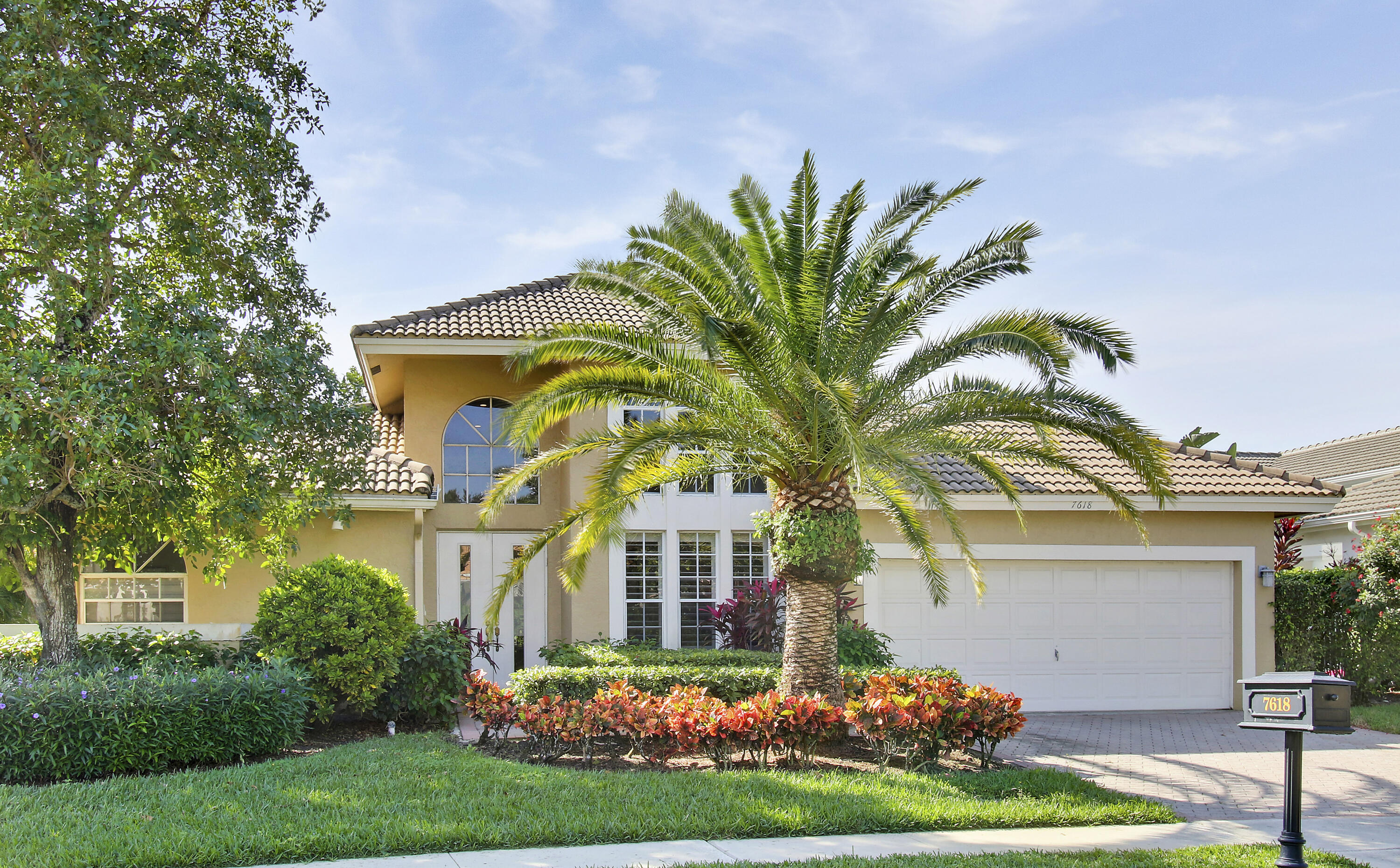 7618 La Corniche Circle