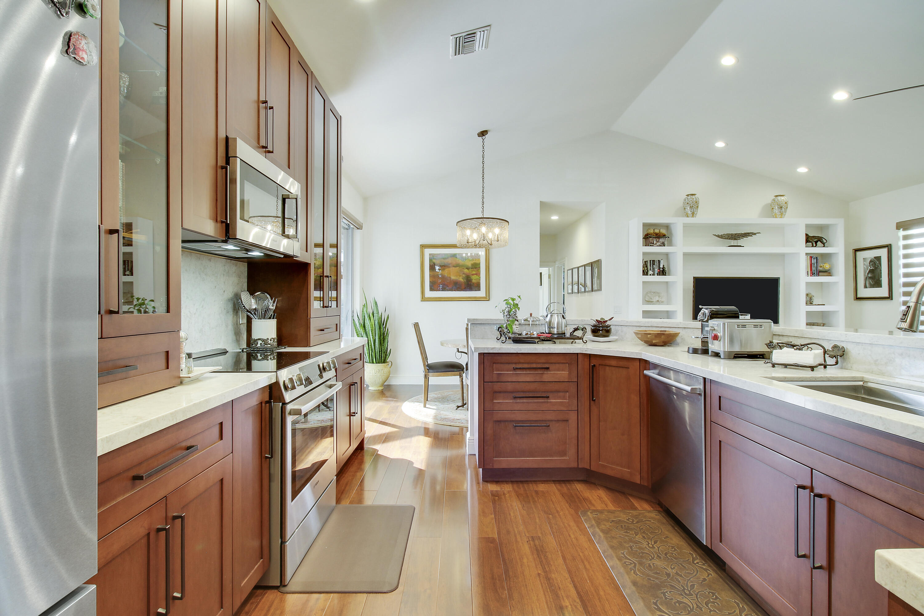 7618 La Corniche Circle