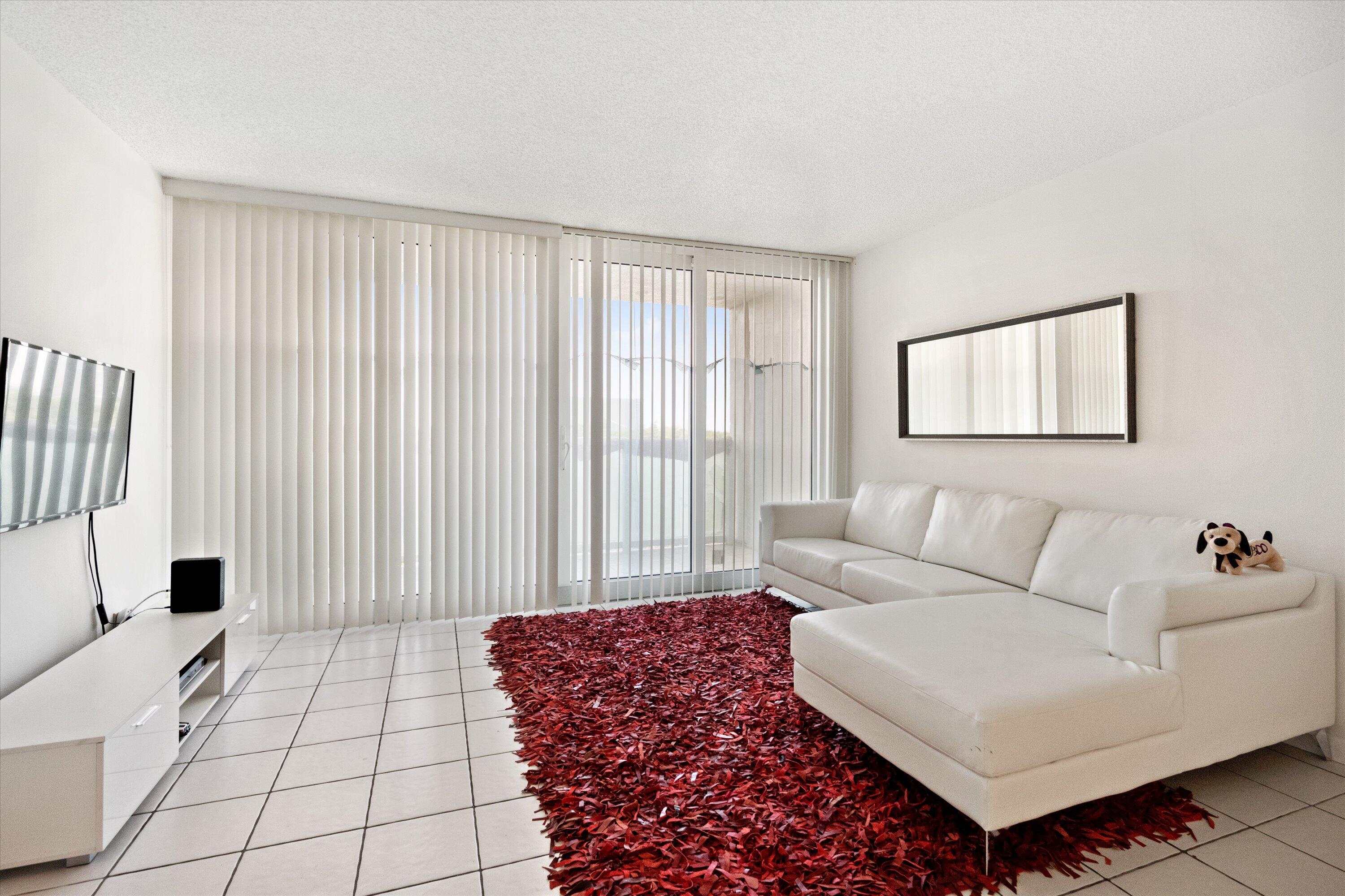 100 Bayview Drive 423